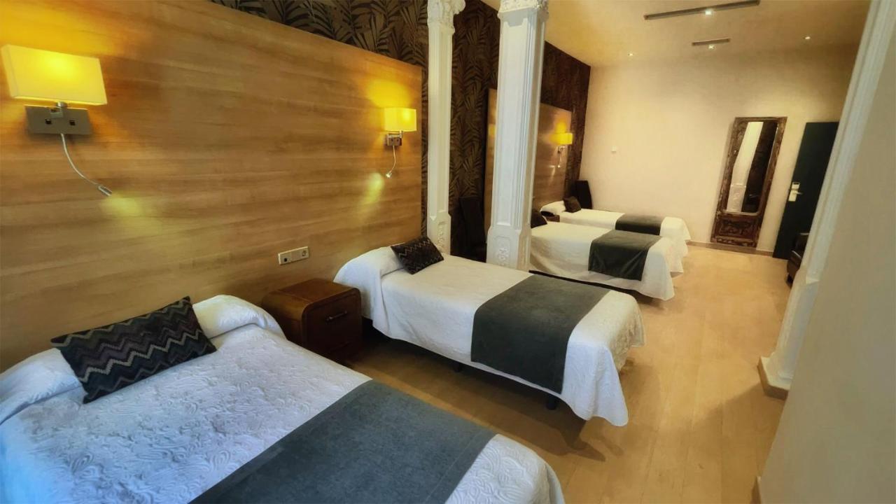Hostal Aguilar Madrid Buitenkant foto