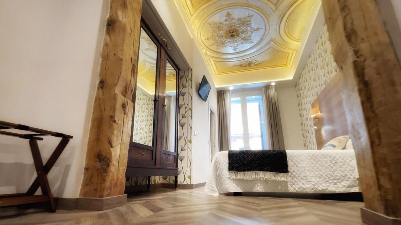 Hostal Aguilar Madrid Buitenkant foto