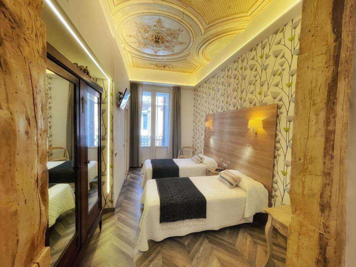 Hostal Aguilar Madrid Buitenkant foto