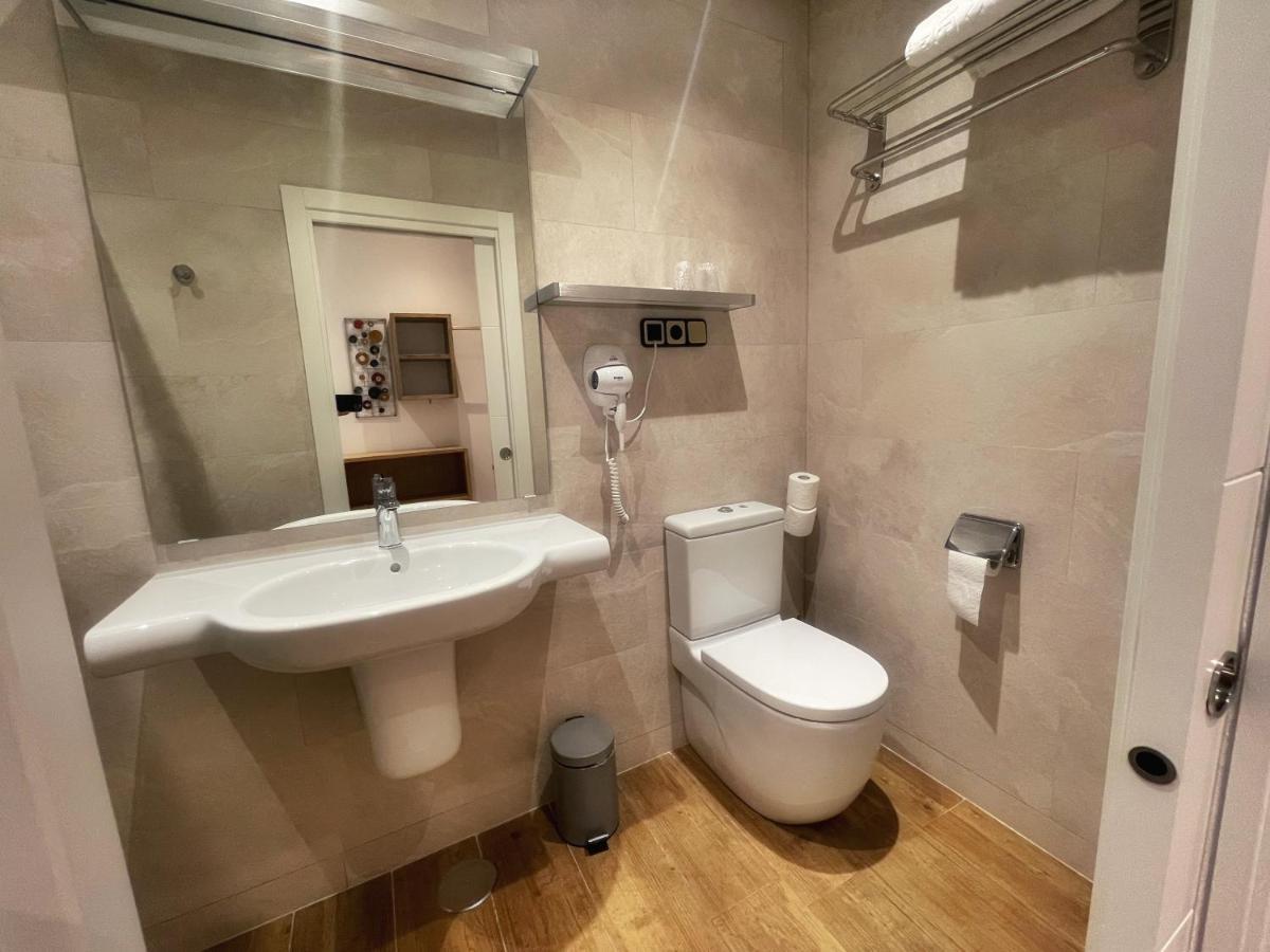 Hostal Aguilar Madrid Buitenkant foto