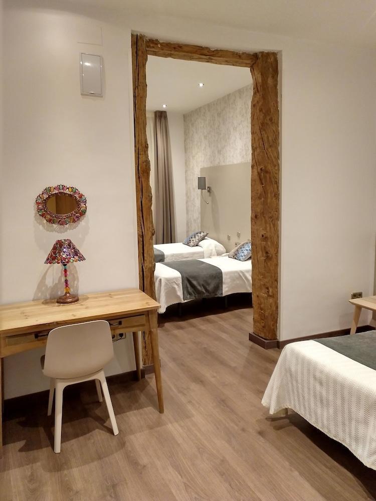 Hostal Aguilar Madrid Buitenkant foto