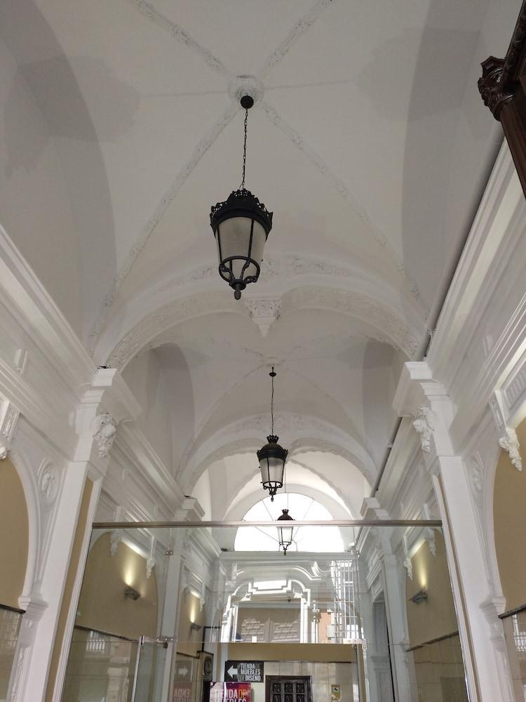 Hostal Aguilar Madrid Buitenkant foto