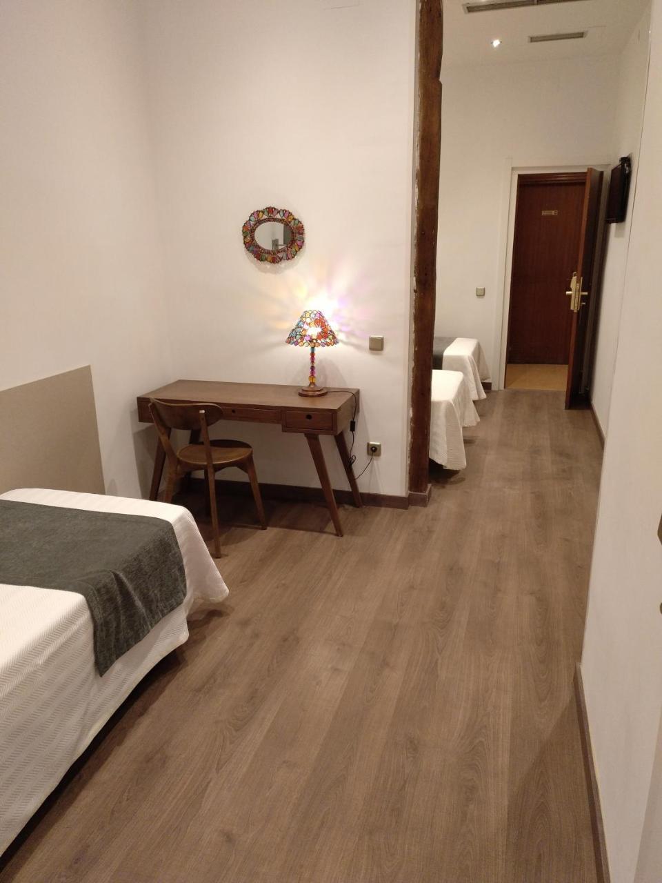 Hostal Aguilar Madrid Buitenkant foto