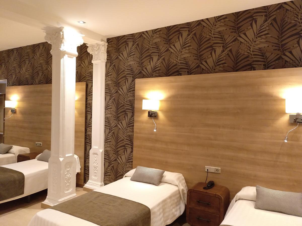 Hostal Aguilar Madrid Buitenkant foto