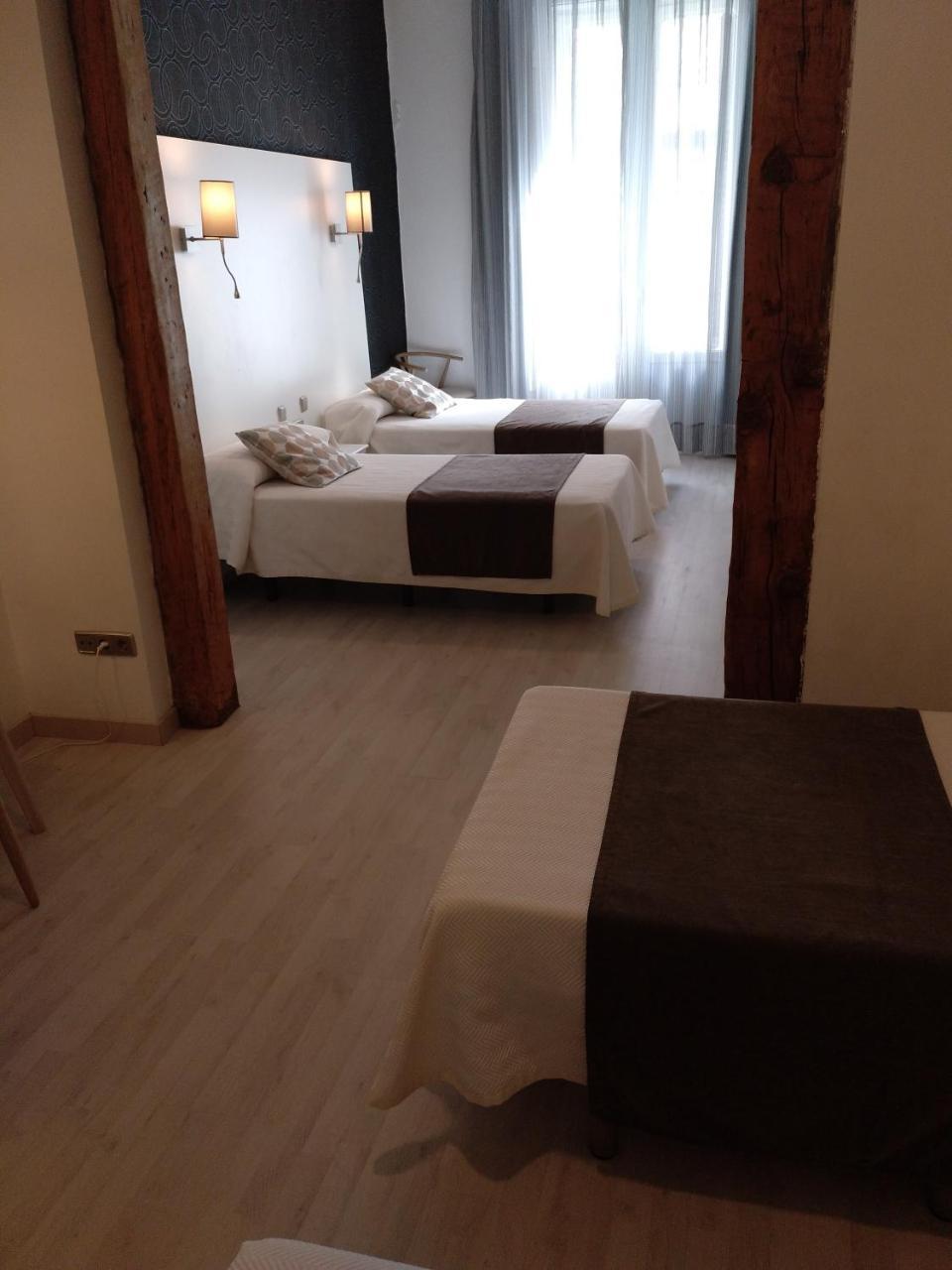 Hostal Aguilar Madrid Buitenkant foto
